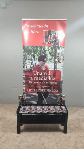 Presentación del libro UNA VIDA A MEDIA LUZ - Lídia Lopez Pinedo